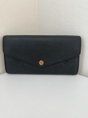 LOUIS VUITTON Empreinte Sarah Wallet NM Black